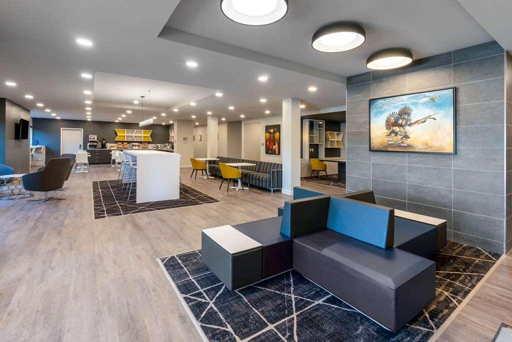 Microtel Inn & Suites By Wyndham Kanata Ottawa West Интерьер фото