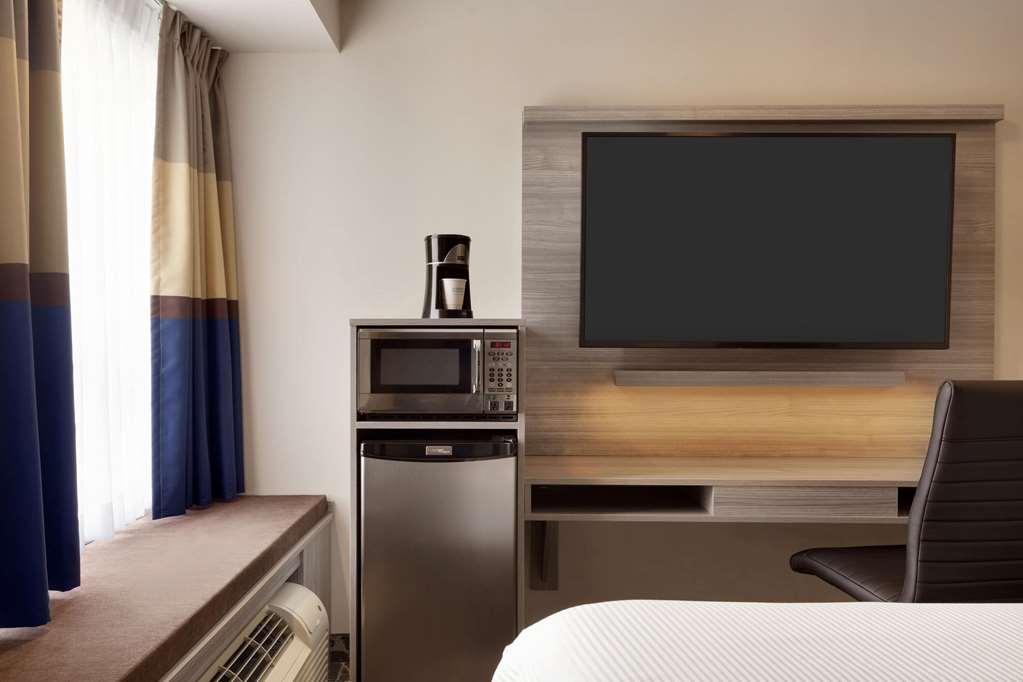 Microtel Inn & Suites By Wyndham Kanata Ottawa West Номер фото