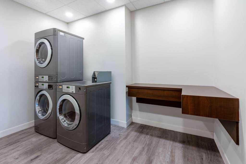 Microtel Inn & Suites By Wyndham Kanata Ottawa West Экстерьер фото