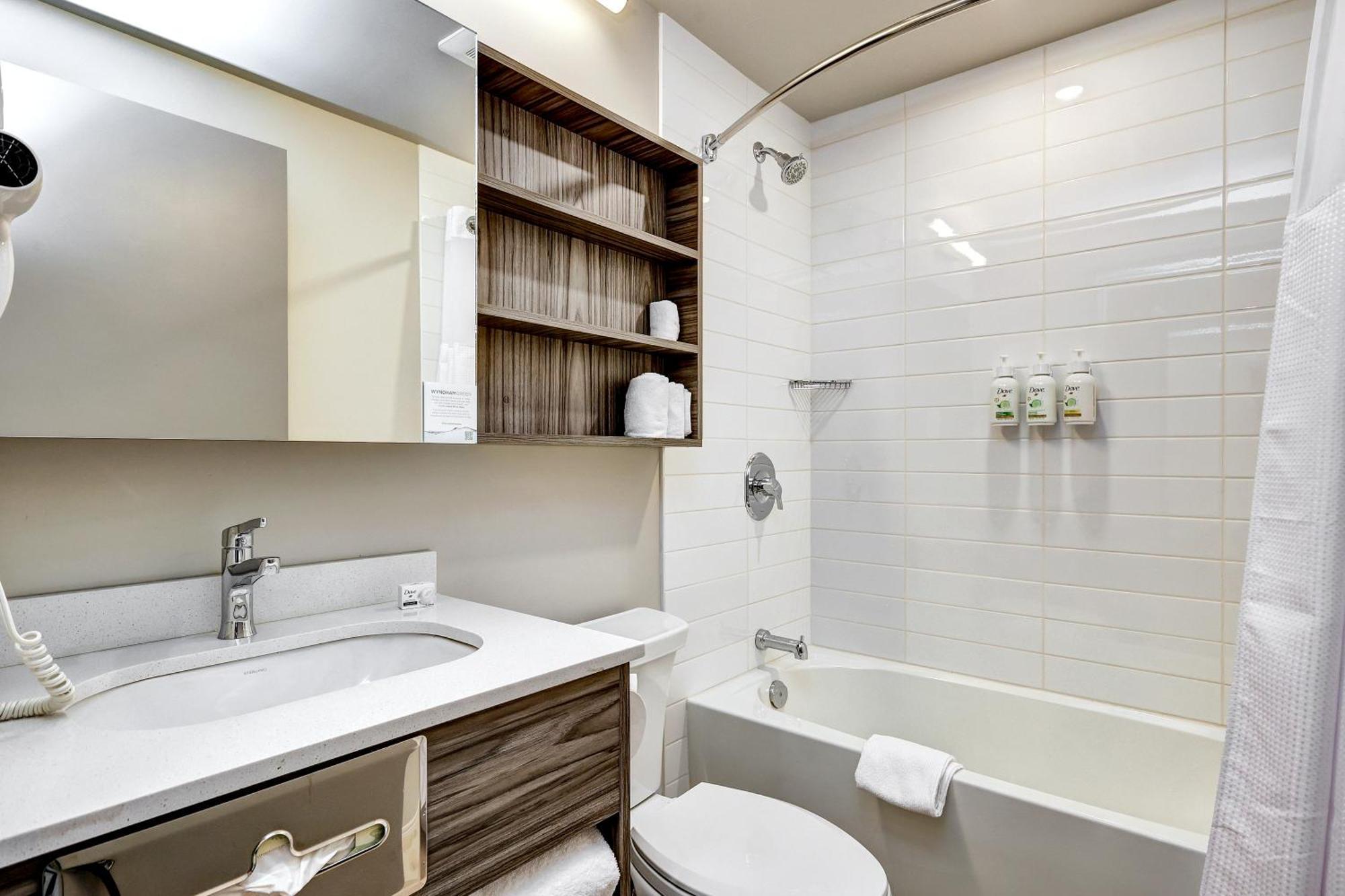 Microtel Inn & Suites By Wyndham Kanata Ottawa West Экстерьер фото