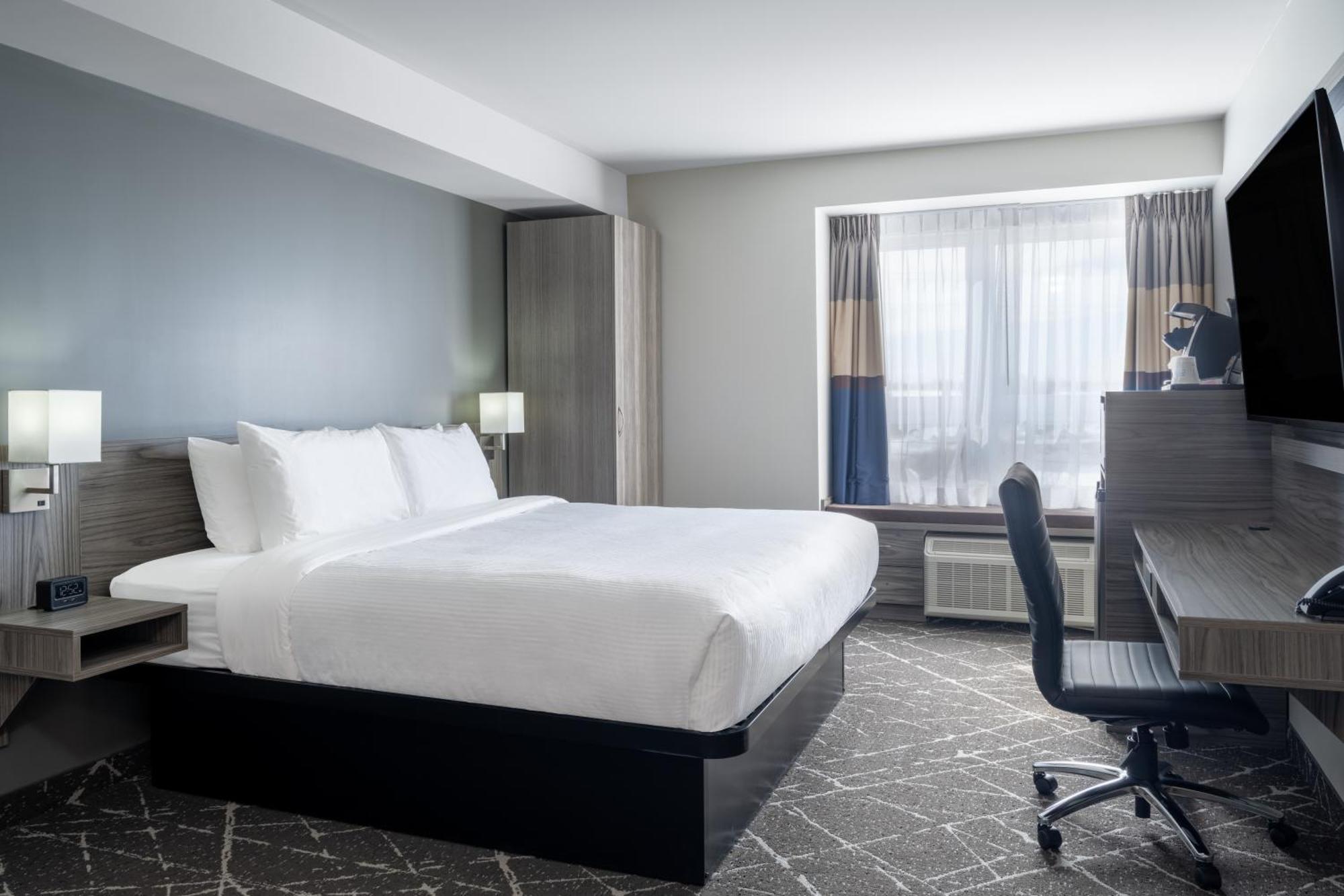 Microtel Inn & Suites By Wyndham Kanata Ottawa West Экстерьер фото