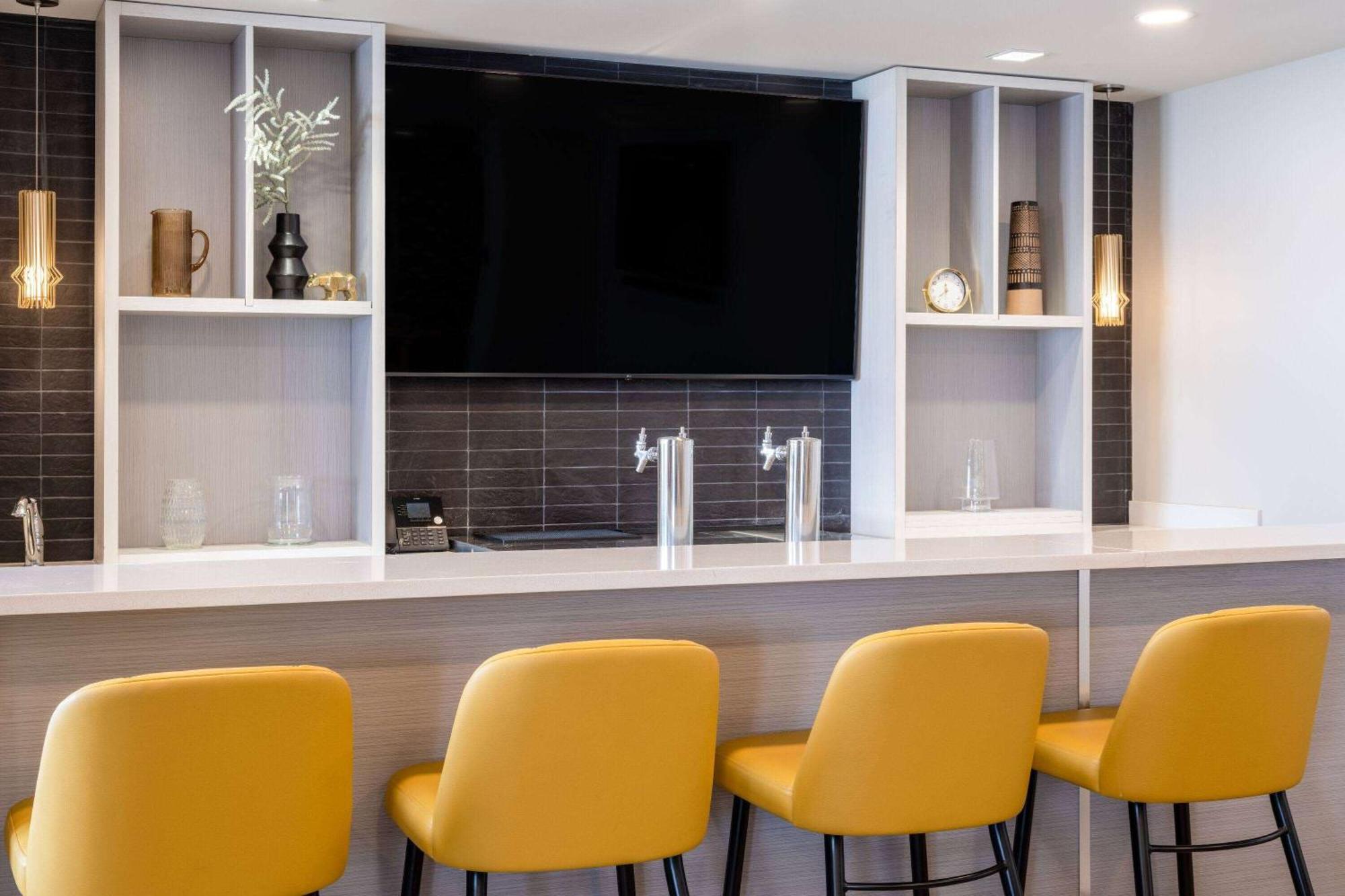 Microtel Inn & Suites By Wyndham Kanata Ottawa West Экстерьер фото