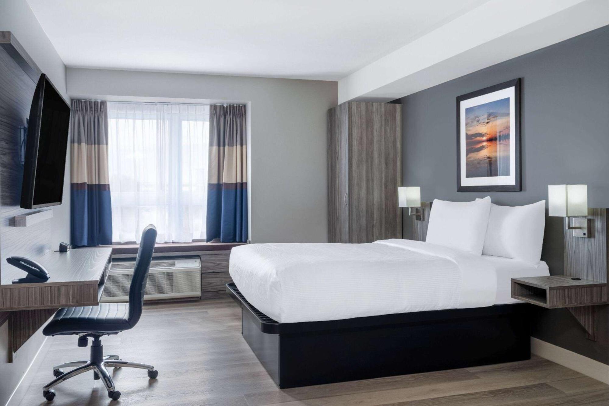 Microtel Inn & Suites By Wyndham Kanata Ottawa West Экстерьер фото