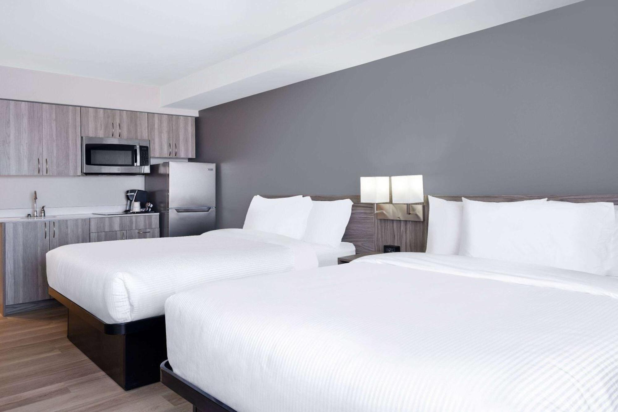 Microtel Inn & Suites By Wyndham Kanata Ottawa West Экстерьер фото