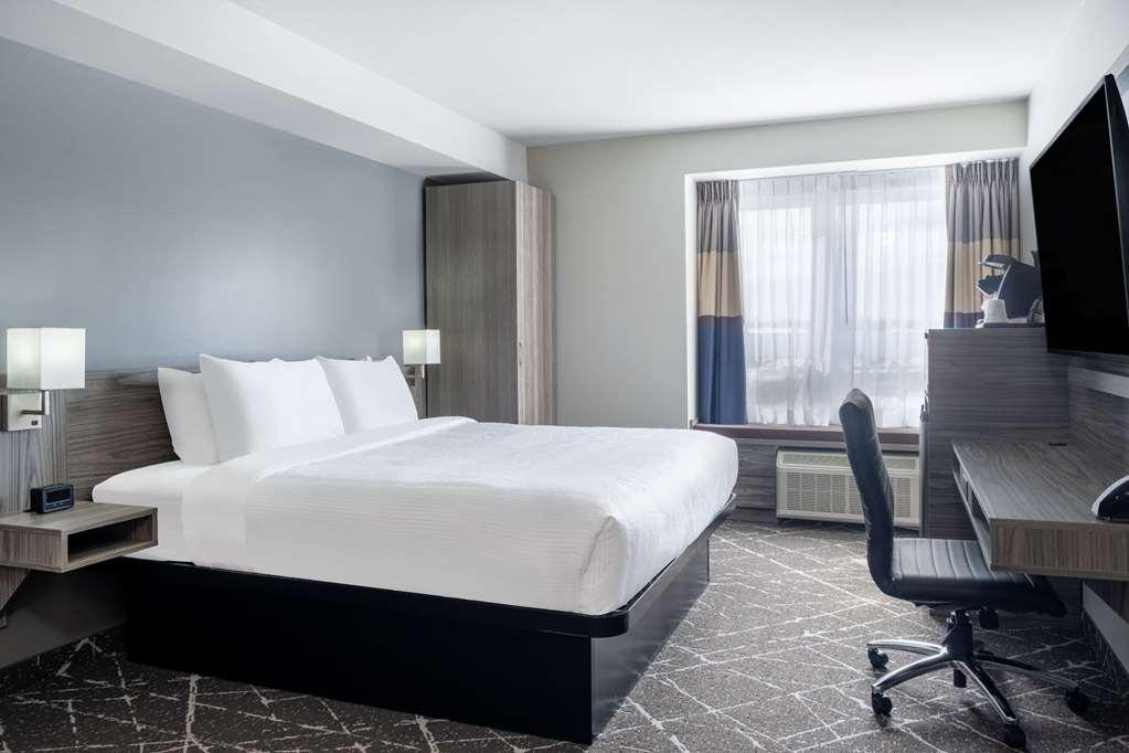 Microtel Inn & Suites By Wyndham Kanata Ottawa West Номер фото